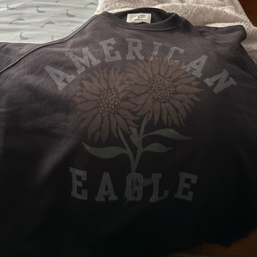 American Eagle Black Graphic Sweatshirt